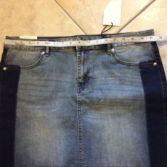🔴 2/$30 Dex classic mini jean skirt two tone size 32 - Picture 6 of 7